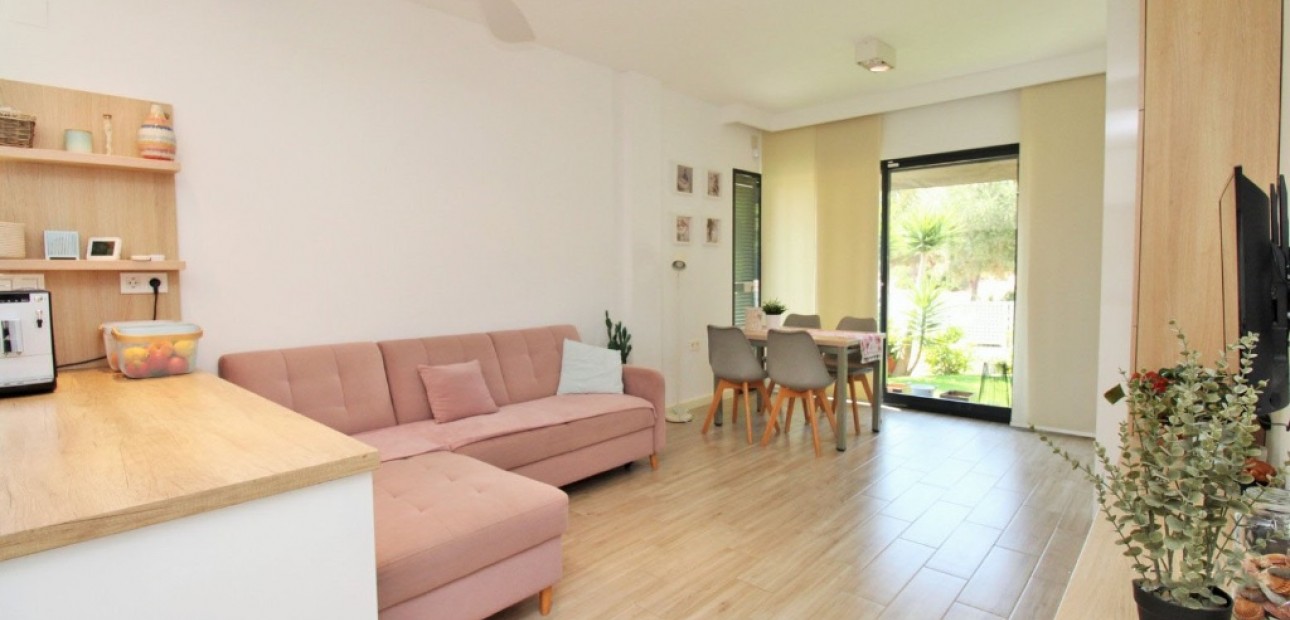 Venta - Villa -
La Zenia