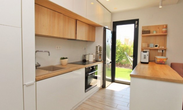 Venta - Villa -
La Zenia