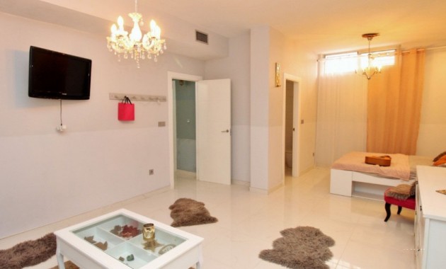 Venta - Villa -
La Zenia