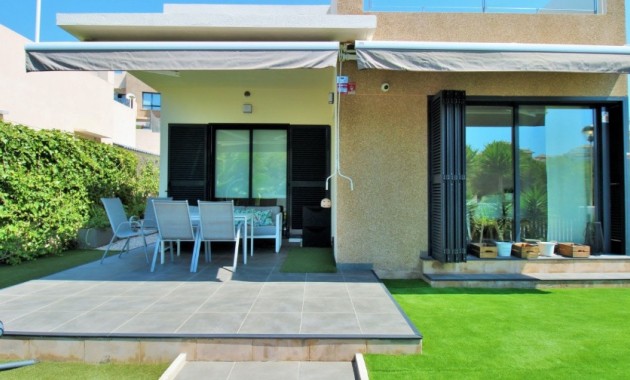 Venta - Villa -
La Zenia