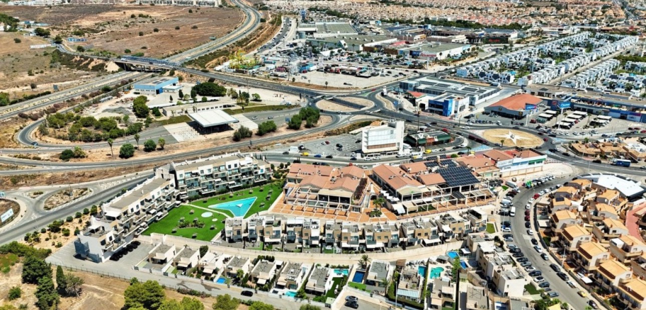 Venta - Villa -
La Zenia