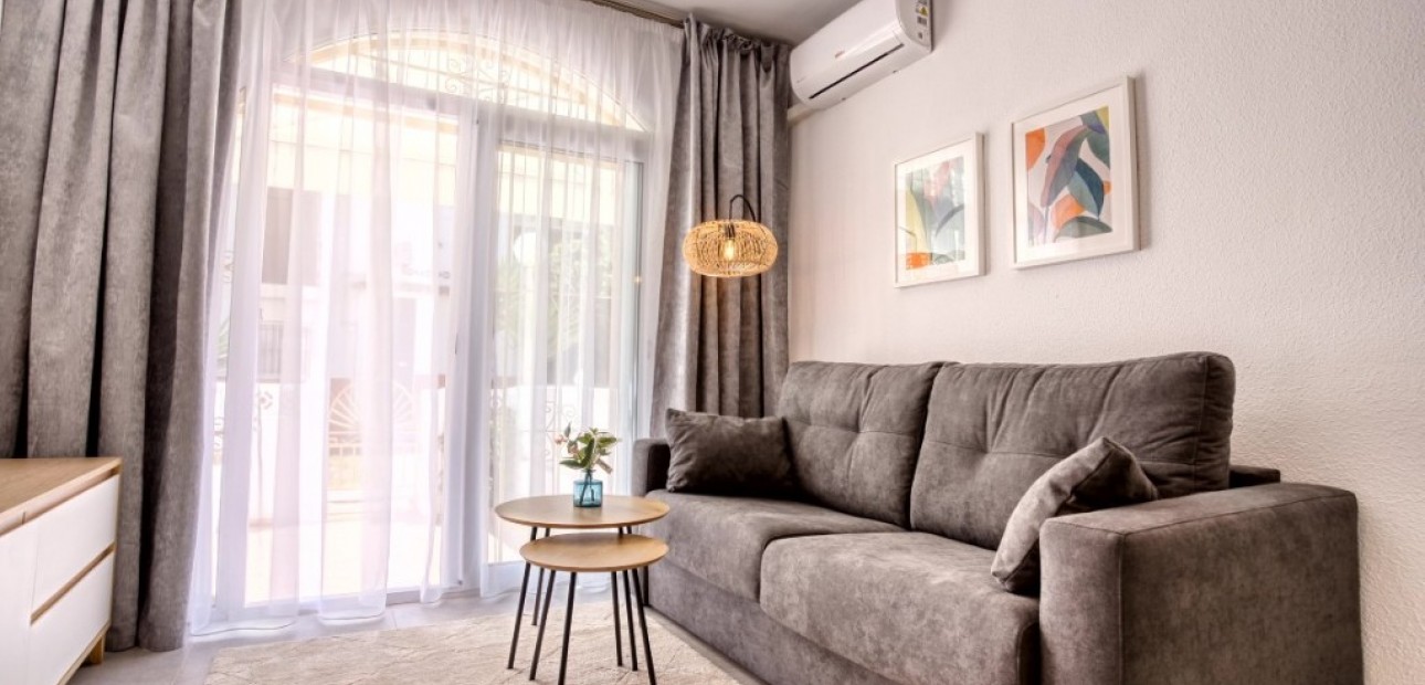 Venta - Adosado -
Torrevieja