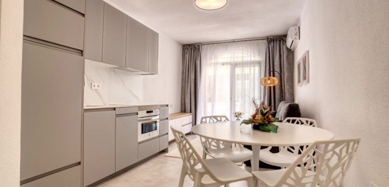 Venta - Adosado -
Torrevieja