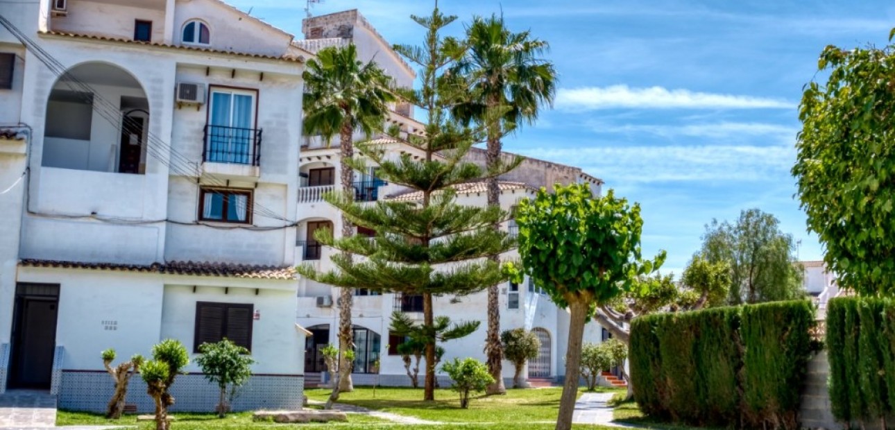 Venta - Adosado -
Torrevieja