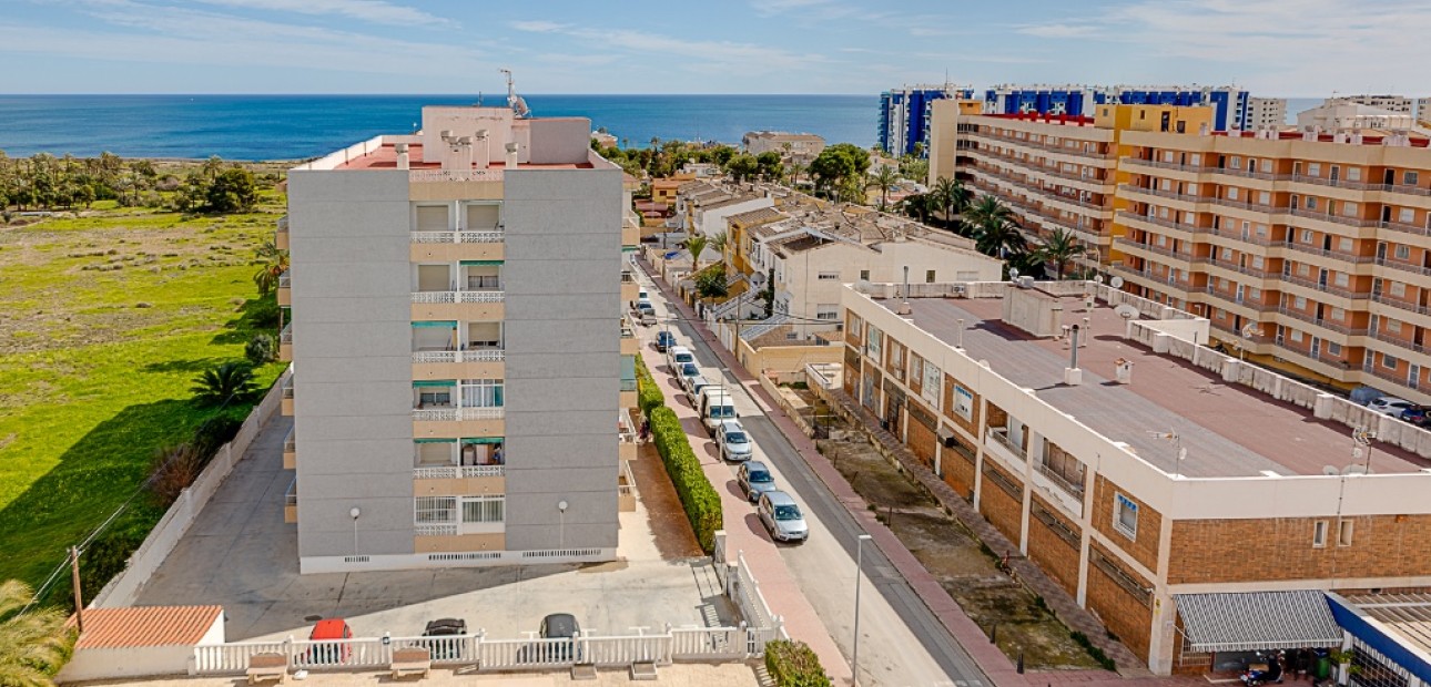 Herverkoop - Appartement / flat -
Punta Prima