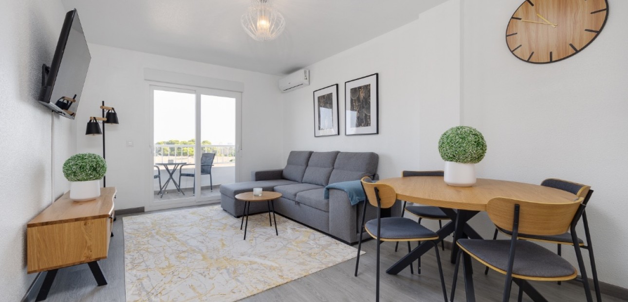 Herverkoop - Appartement / flat -
Punta Prima