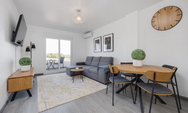 Herverkoop - Appartement / flat -
Punta Prima