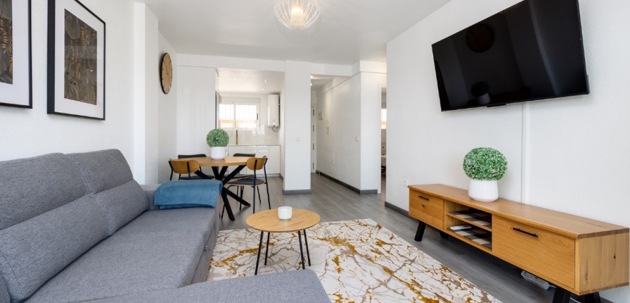 Herverkoop - Appartement / flat -
Punta Prima