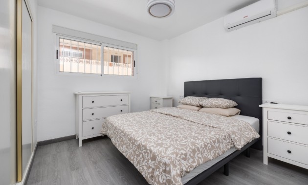 Herverkoop - Appartement / flat -
Punta Prima