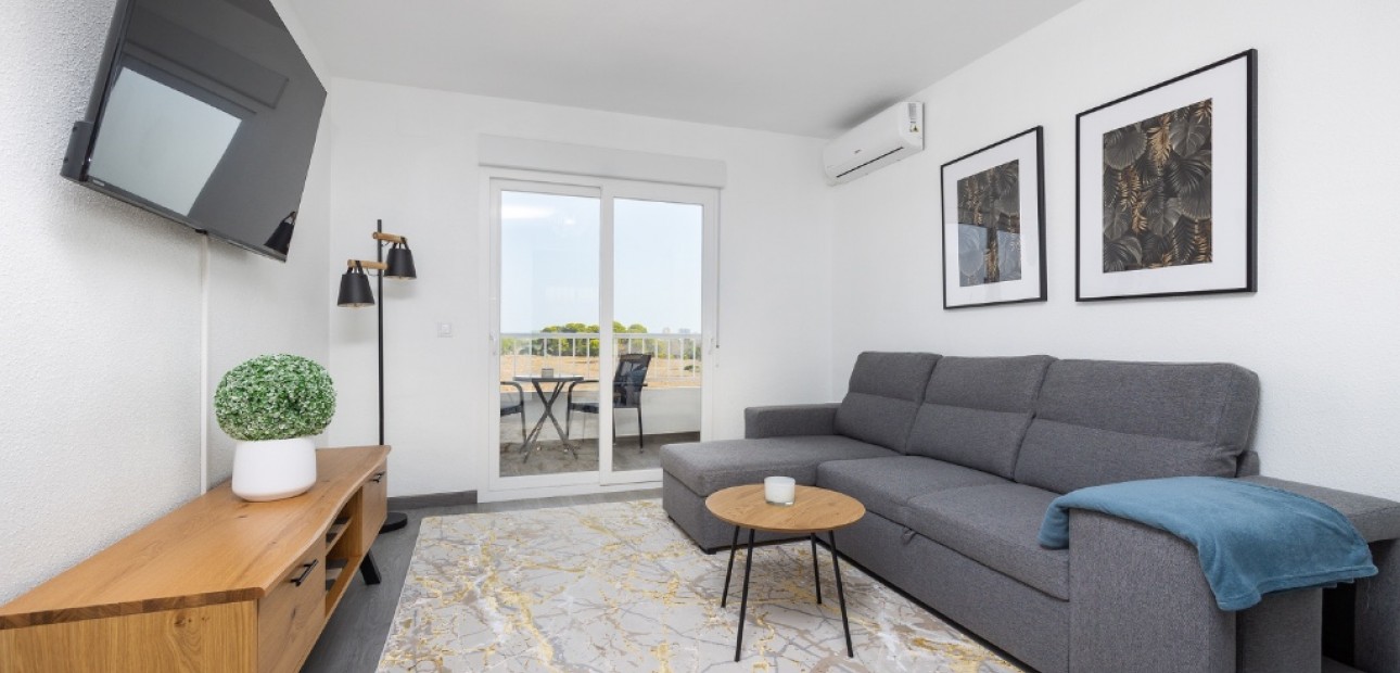 Herverkoop - Appartement / flat -
Punta Prima