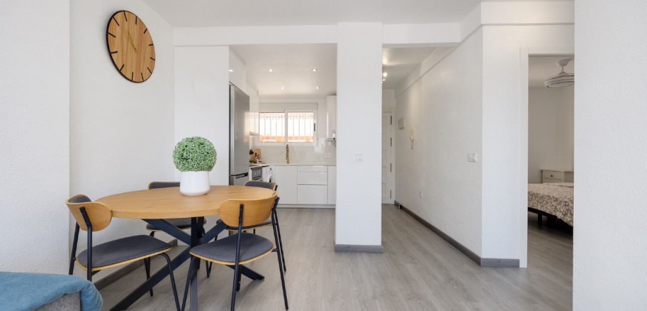 Herverkoop - Appartement / flat -
Punta Prima