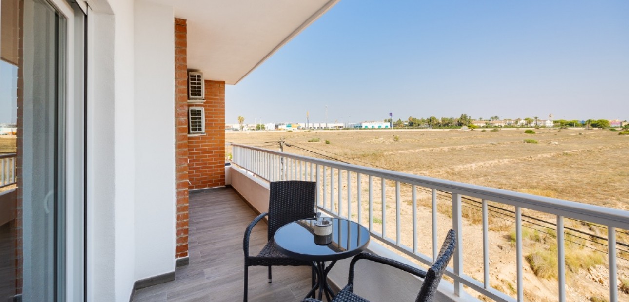 Herverkoop - Appartement / flat -
Punta Prima