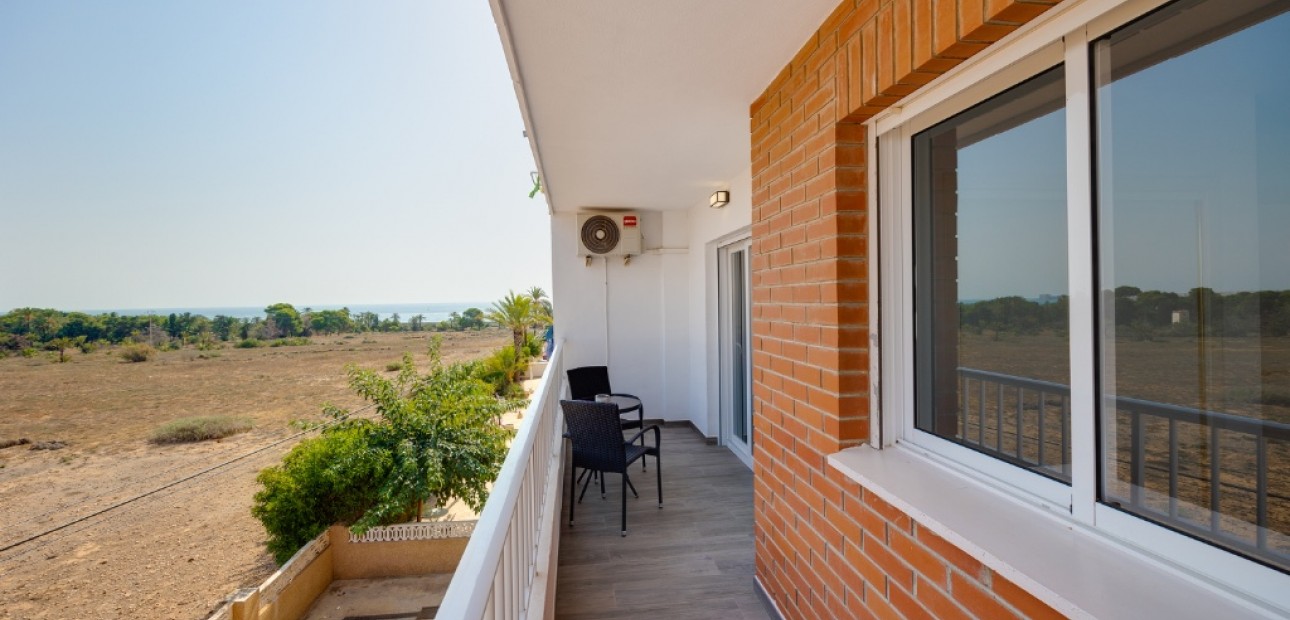 Herverkoop - Appartement / flat -
Punta Prima