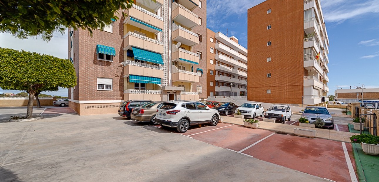 Herverkoop - Appartement / flat -
Punta Prima