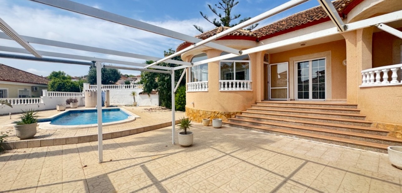 Sale - Villa -
San Miguel - San Miguel De Salinas