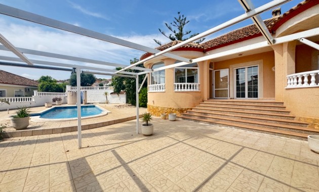 Sale - Villa -
San Miguel - San Miguel De Salinas