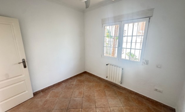 Sale - Villa -
San Miguel - San Miguel De Salinas