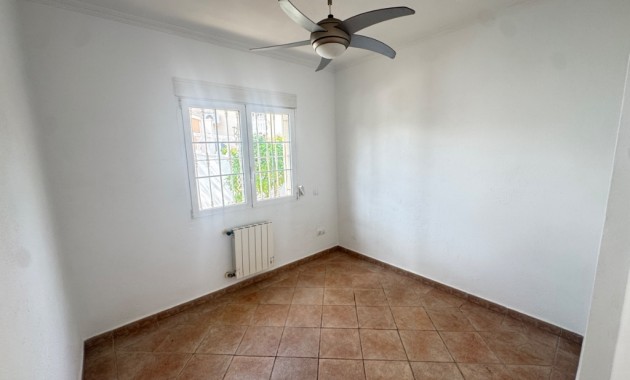 Sale - Villa -
San Miguel - San Miguel De Salinas