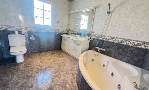 Sale - Villa -
San Miguel - San Miguel De Salinas