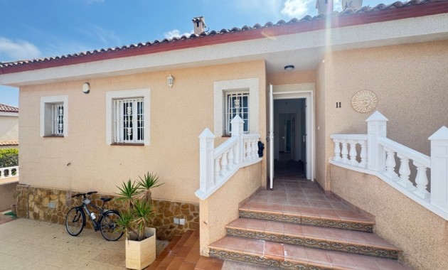 Sale - Villa -
San Miguel - San Miguel De Salinas