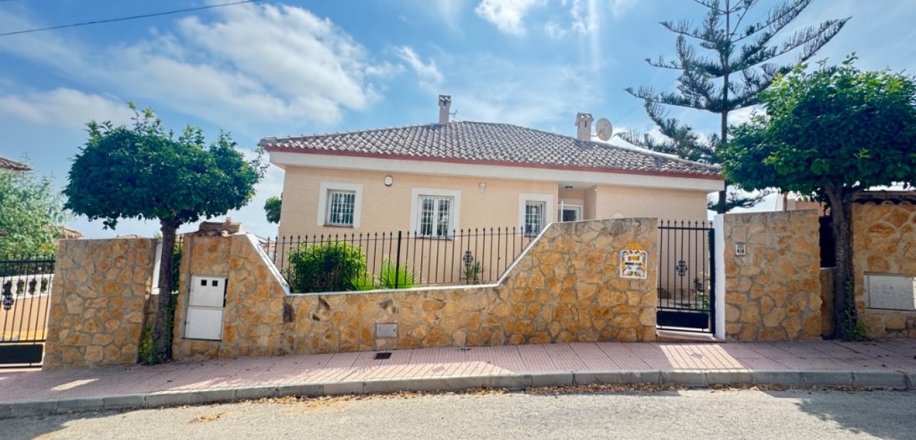 Sale - Villa -
San Miguel - San Miguel De Salinas