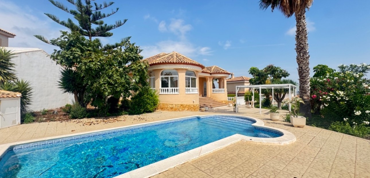 Sale - Villa -
San Miguel - San Miguel De Salinas