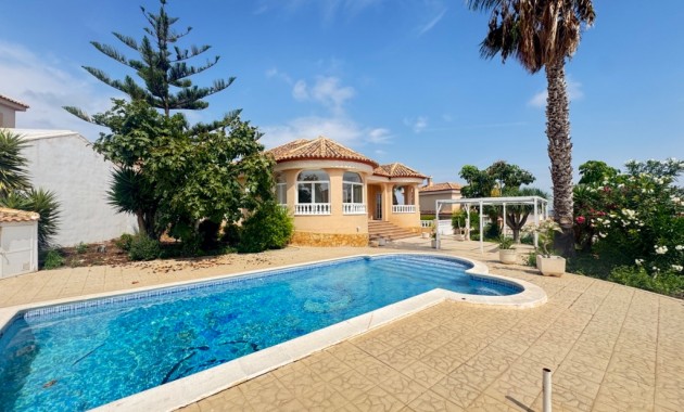 Sale - Villa -
San Miguel - San Miguel De Salinas
