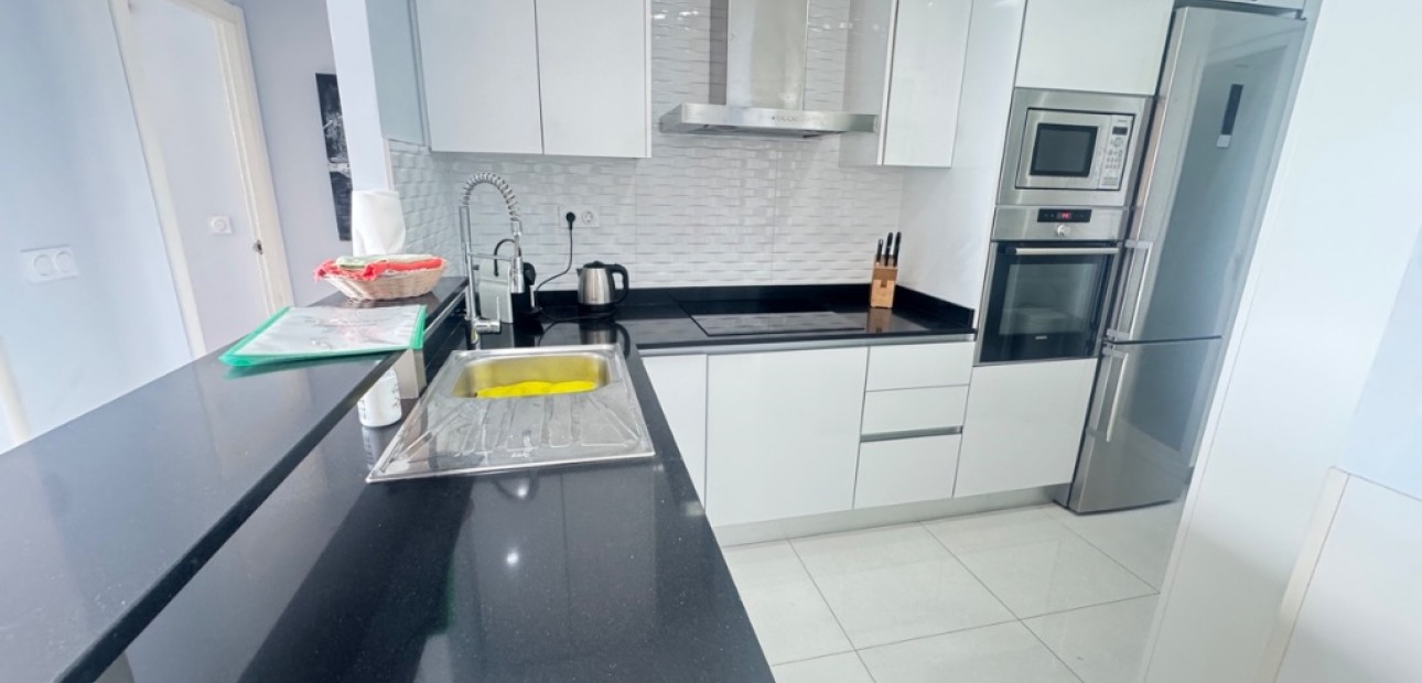 Herverkoop - Appartement / flat -
Punta Prima