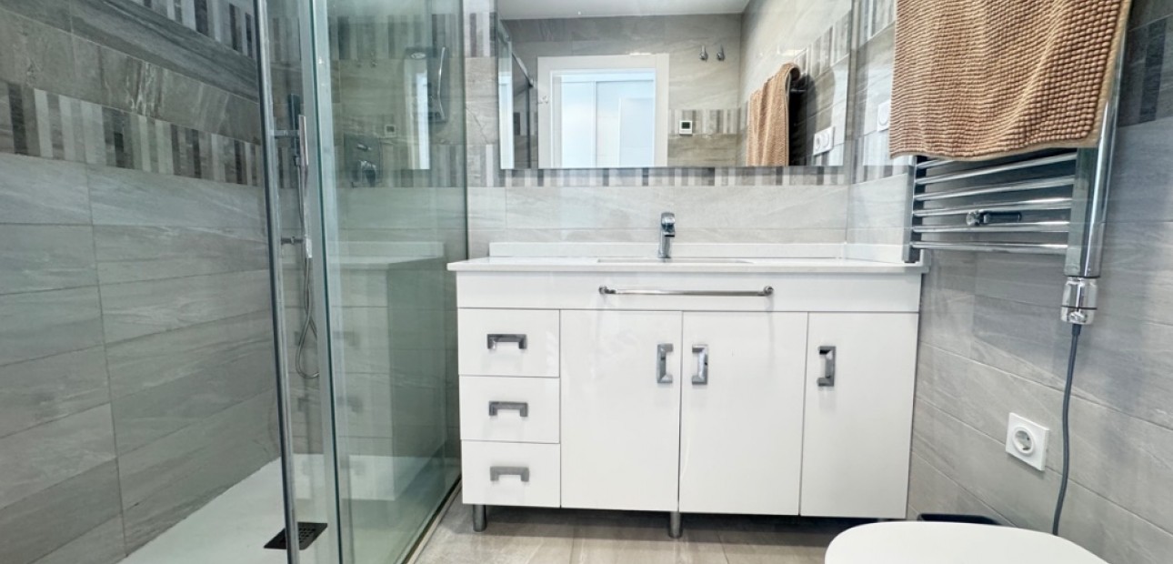 Herverkoop - Appartement / flat -
Punta Prima