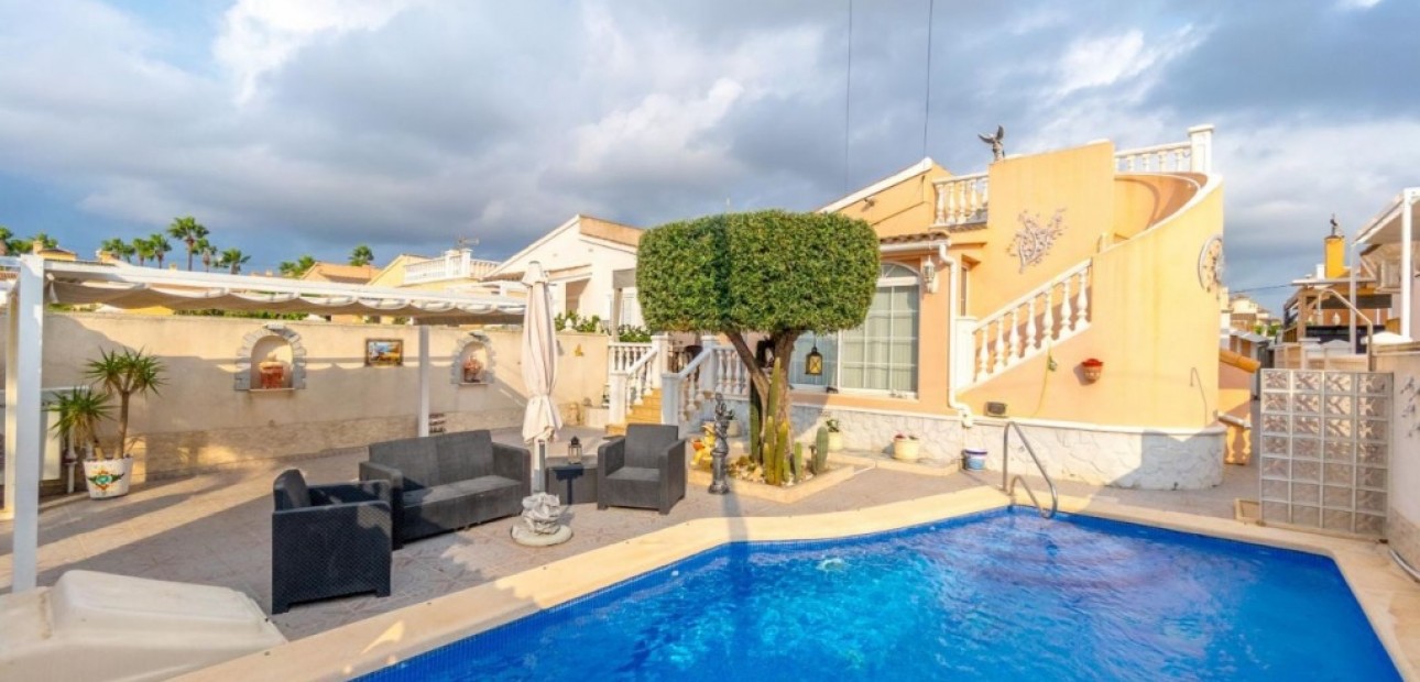 Venta - Villa -
Orihuela Costa - Playa Flamenca