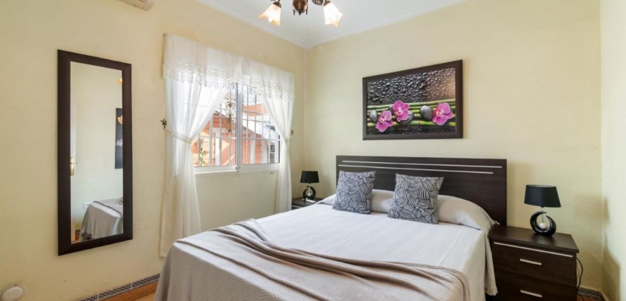 Venta - Villa -
Orihuela Costa - Playa Flamenca