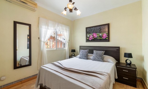 Venta - Villa -
Orihuela Costa - Playa Flamenca