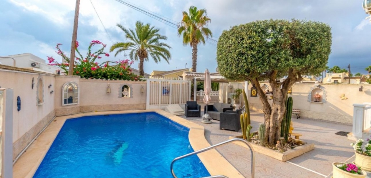 Venta - Villa -
Orihuela Costa - Playa Flamenca