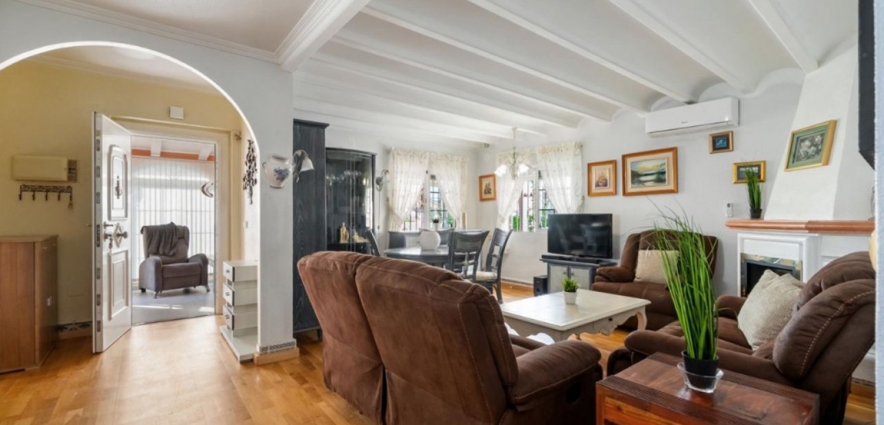 Venta - Villa -
Orihuela Costa - Playa Flamenca