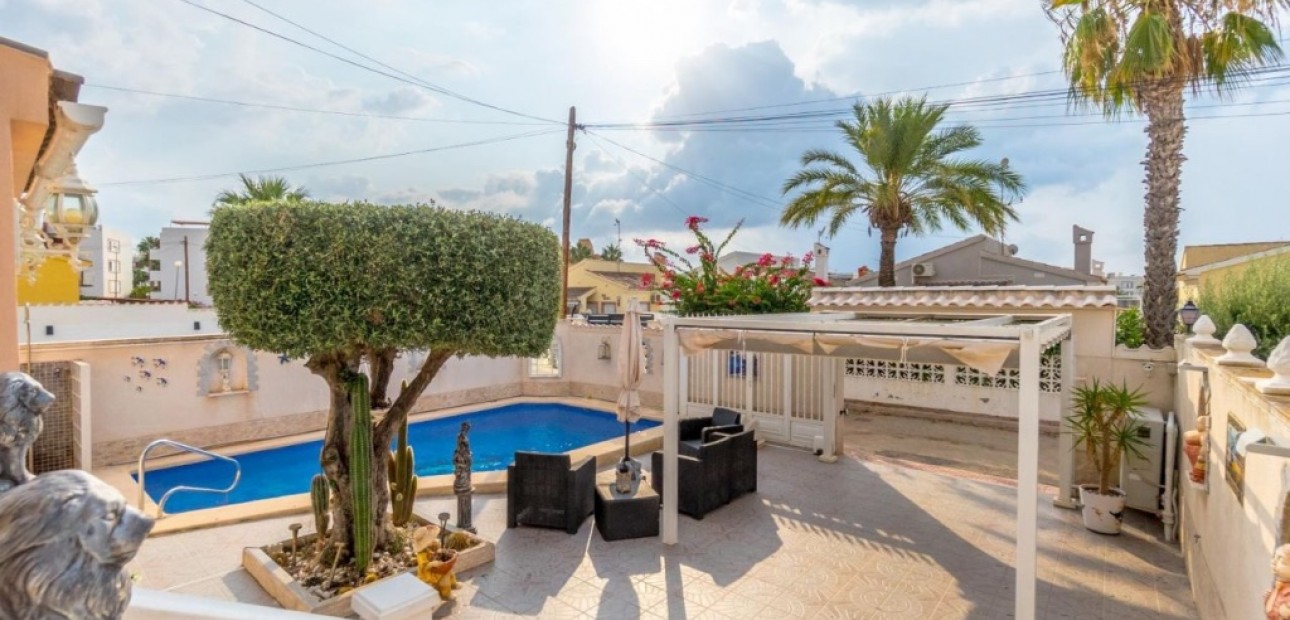 Venta - Villa -
Orihuela Costa - Playa Flamenca