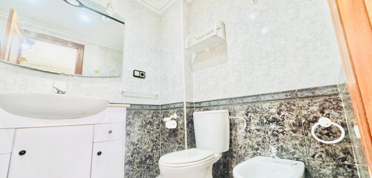 Herverkoop - Appartement / flat -
Torrevieja