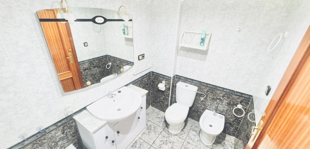 Herverkoop - Appartement / flat -
Torrevieja