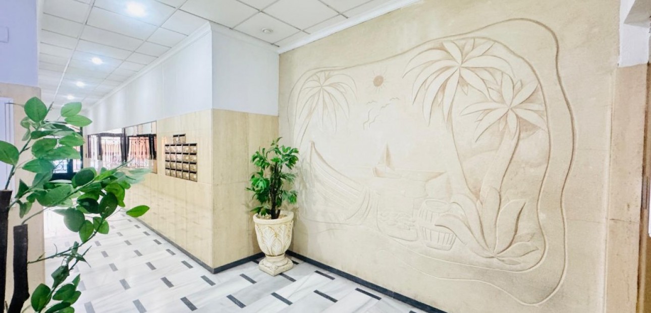 Herverkoop - Appartement / flat -
Torrevieja