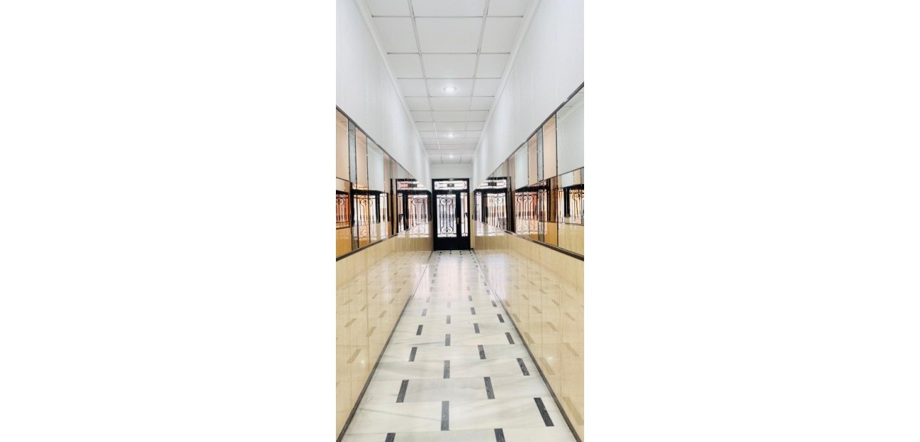 Herverkoop - Appartement / flat -
Torrevieja