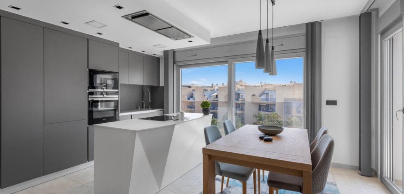 Herverkoop - Appartement / flat -
Cabo Roig