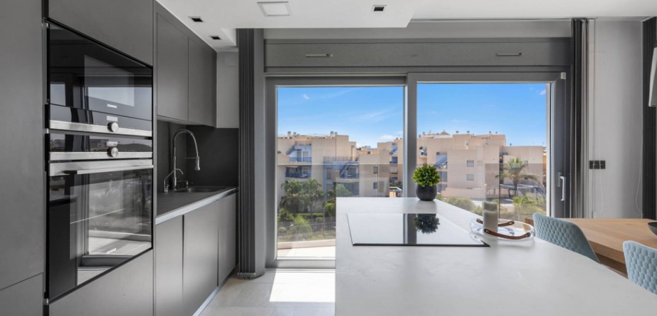 Herverkoop - Appartement / flat -
Cabo Roig