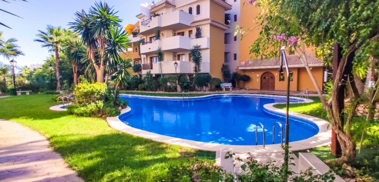 Sale - Apartment / flat -
Punta Prima