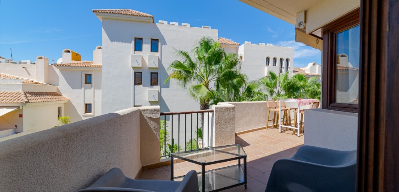 Sale - Apartment / flat -
Punta Prima