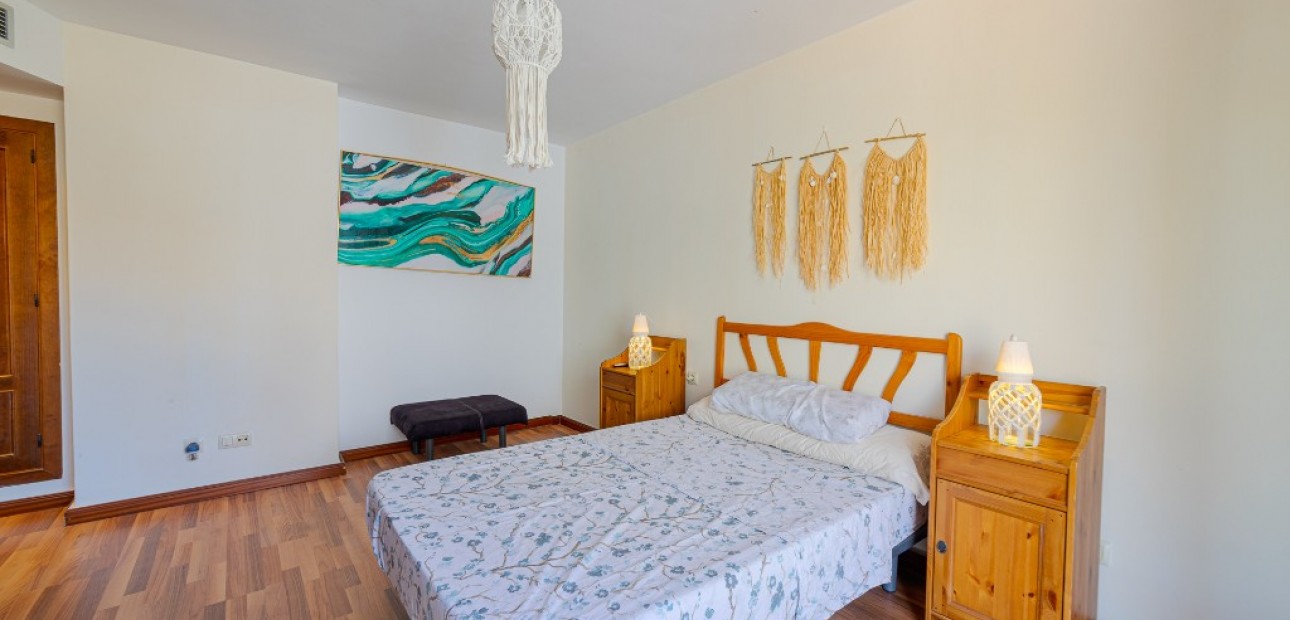 Sale - Apartment / flat -
Punta Prima