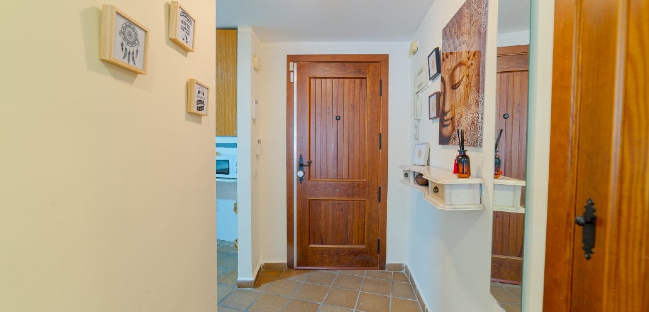 Sale - Apartment / flat -
Punta Prima