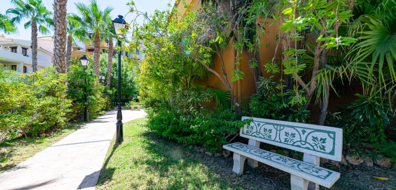 Sale - Apartment / flat -
Punta Prima