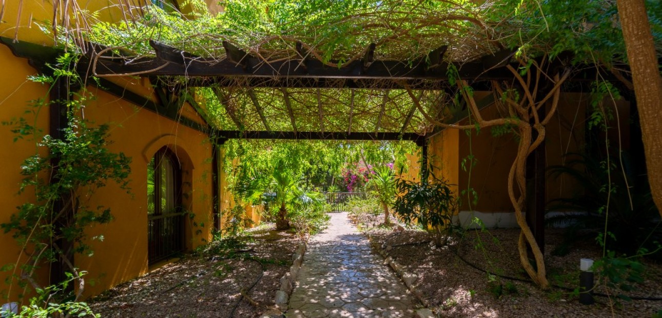 Sale - Apartment / flat -
Punta Prima