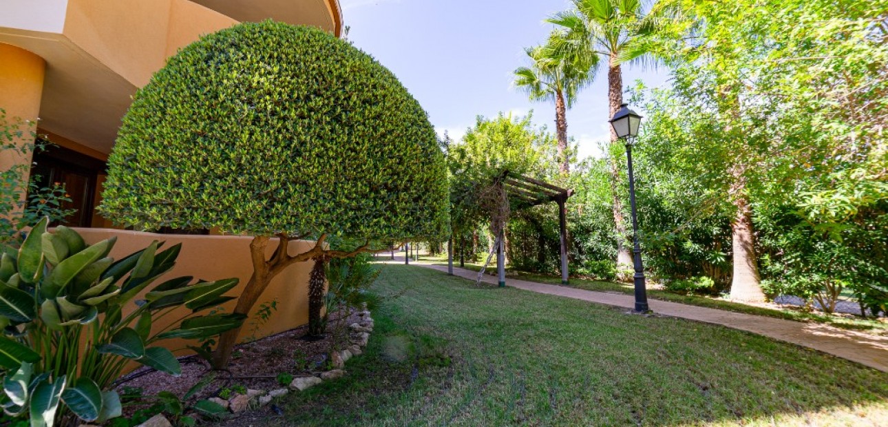 Sale - Apartment / flat -
Punta Prima