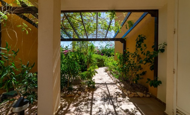 Sale - Apartment / flat -
Punta Prima