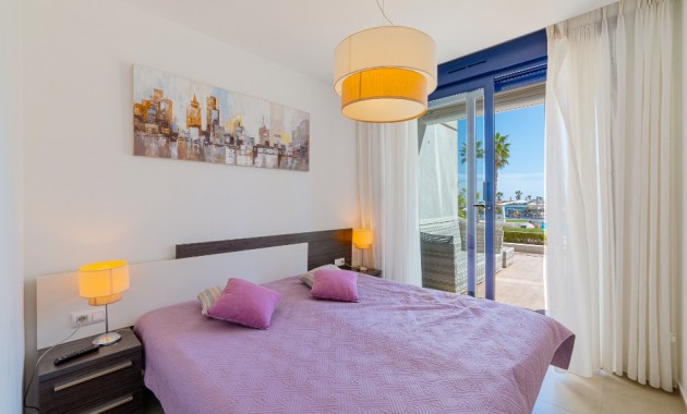 Venta - Apartamento / piso -
Punta Prima